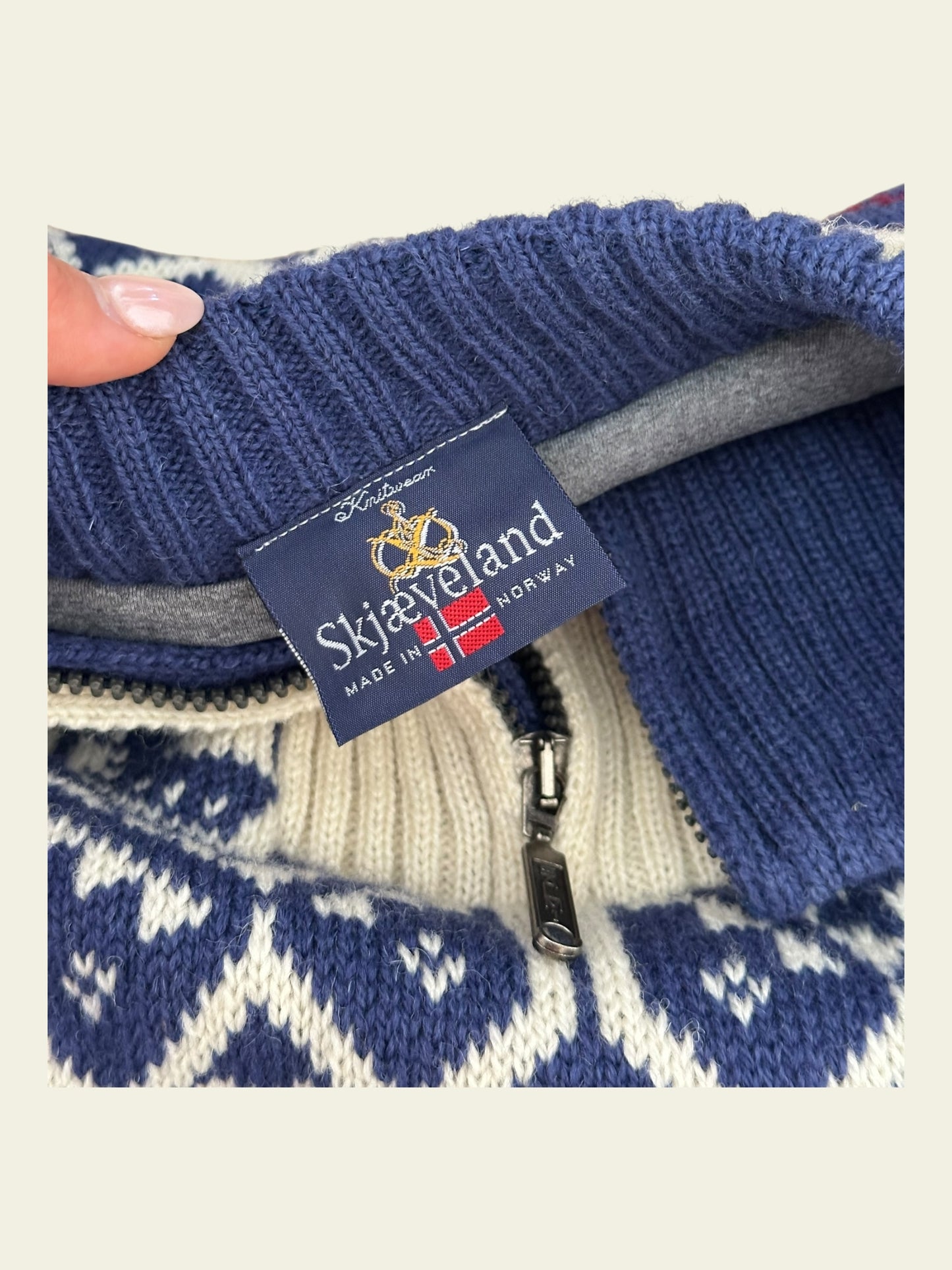 SKJÆVELAND Strickpullover