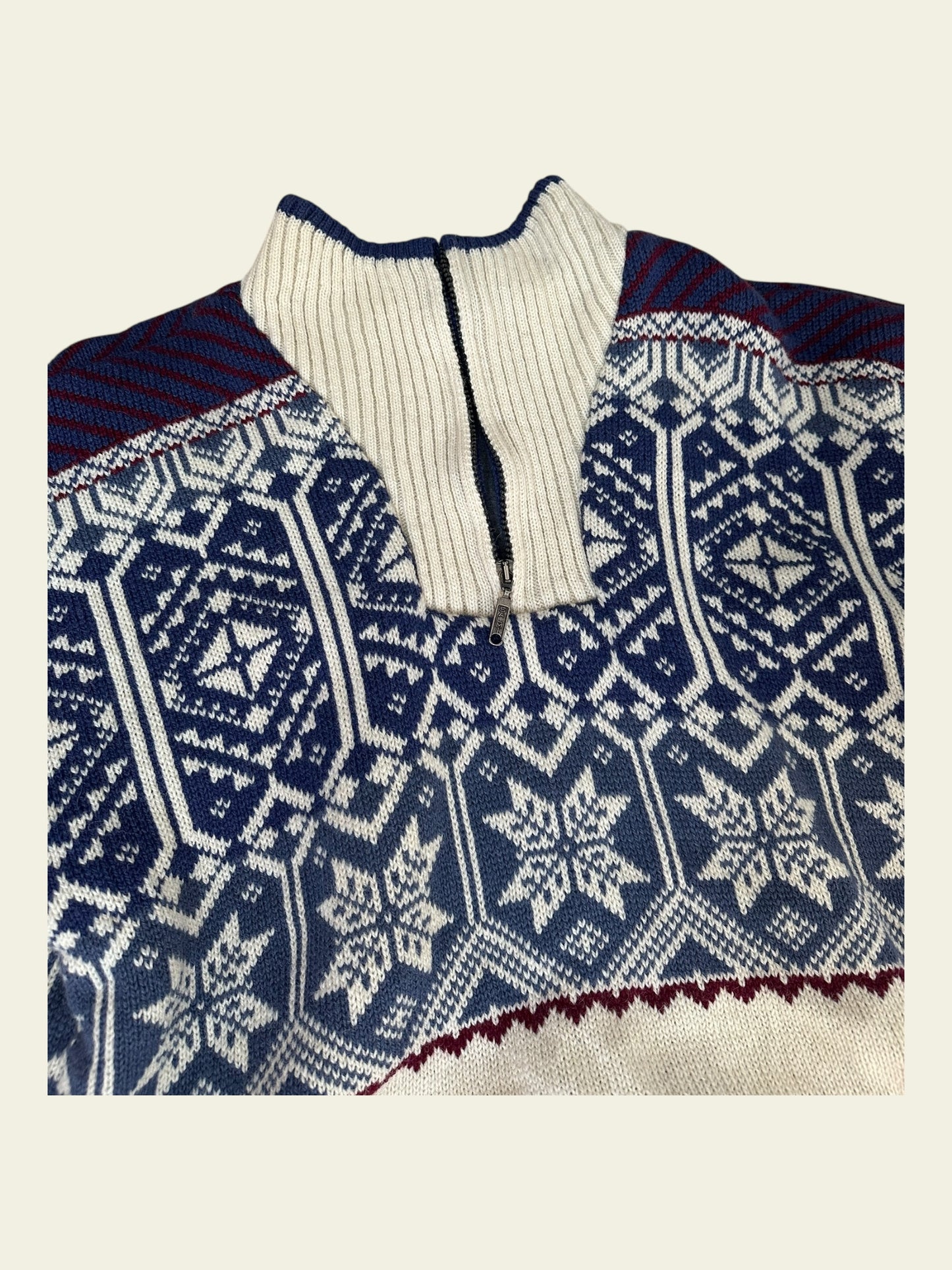 SKJÆVELAND Strickpullover