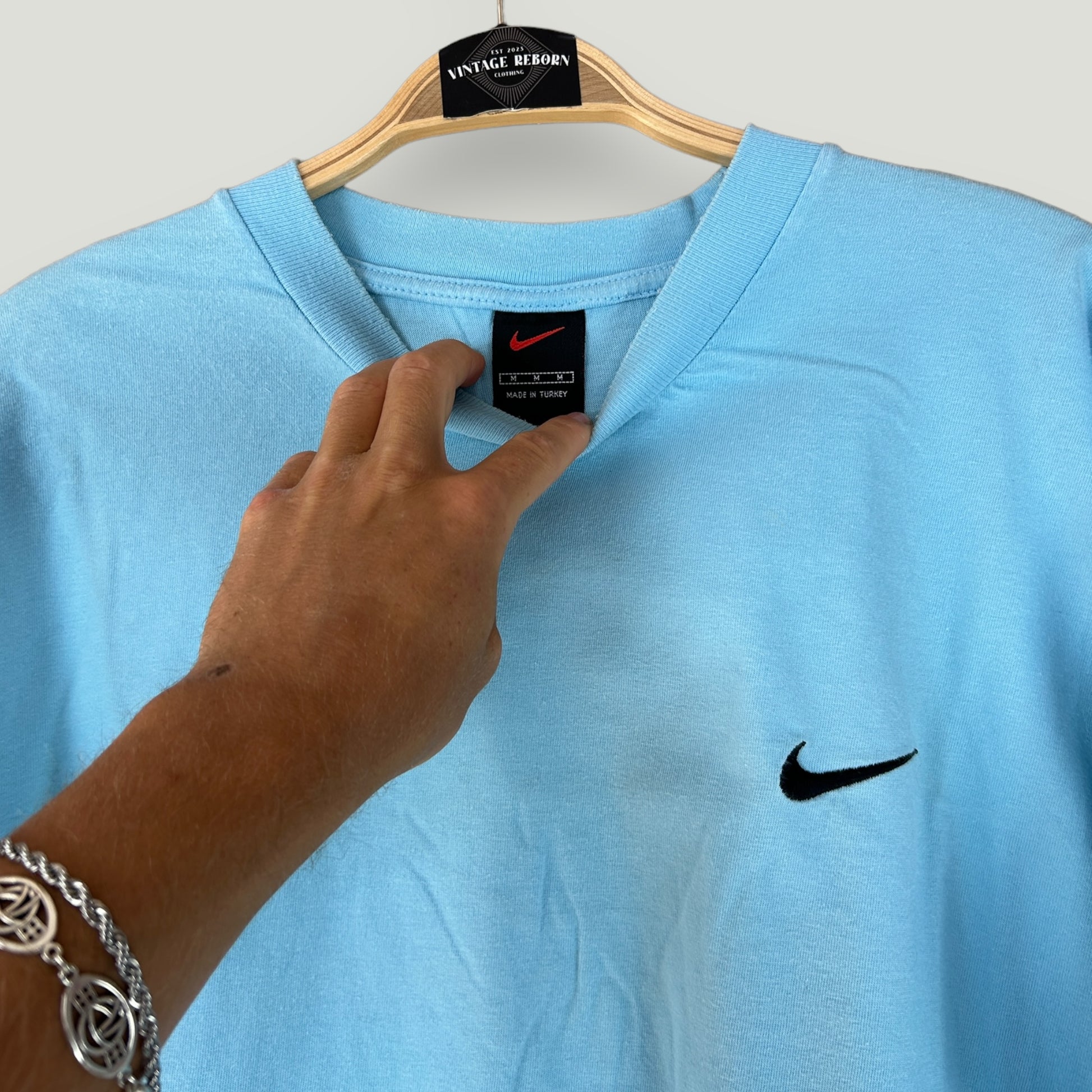 Hellblaues Nike Shirt - Vintage Reborn