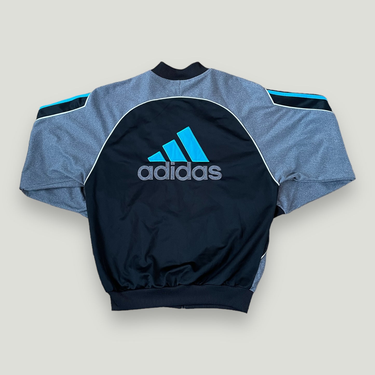 Vintage Adidas Trainingsjacke mit Backprint - Vintage Reborn