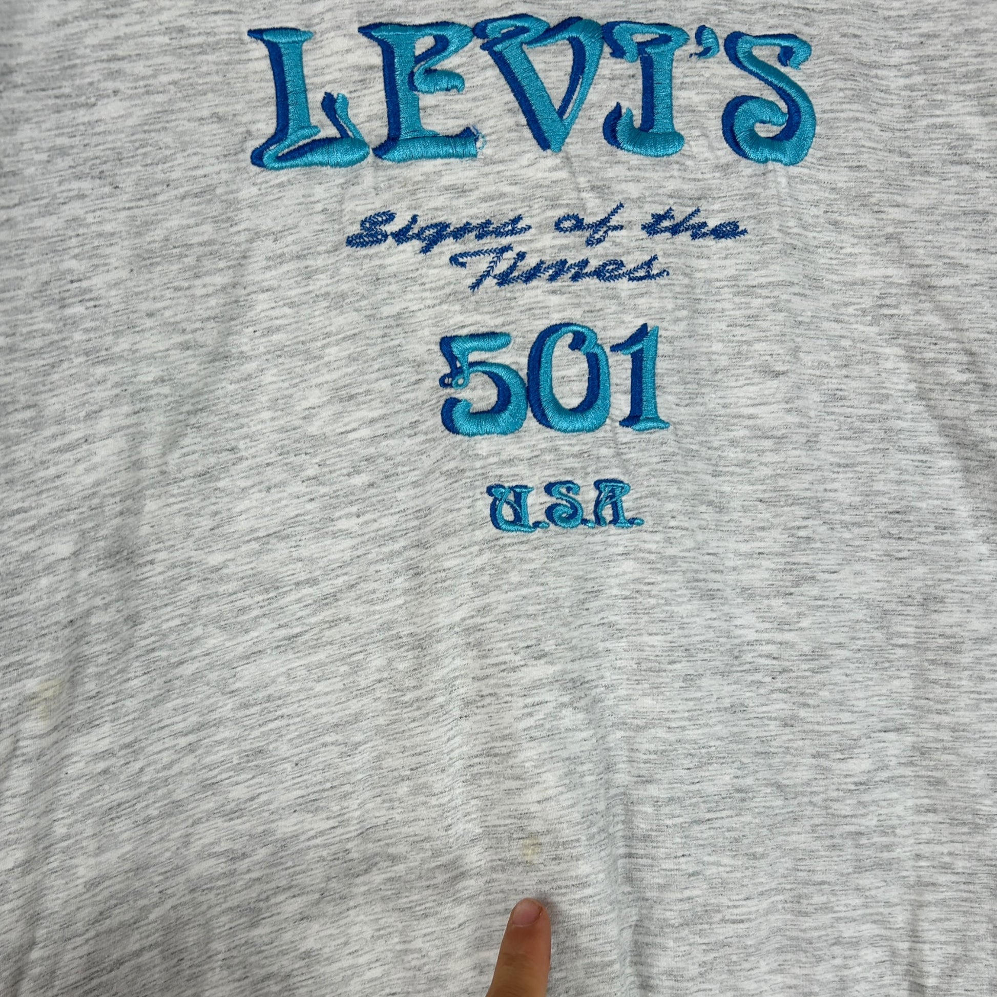 Levis T-Shirt - Vintage Reborn