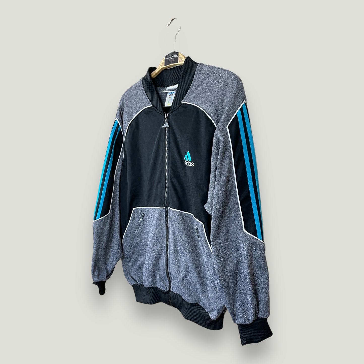 Vintage Adidas Trainingsjacke mit Backprint - Vintage Reborn