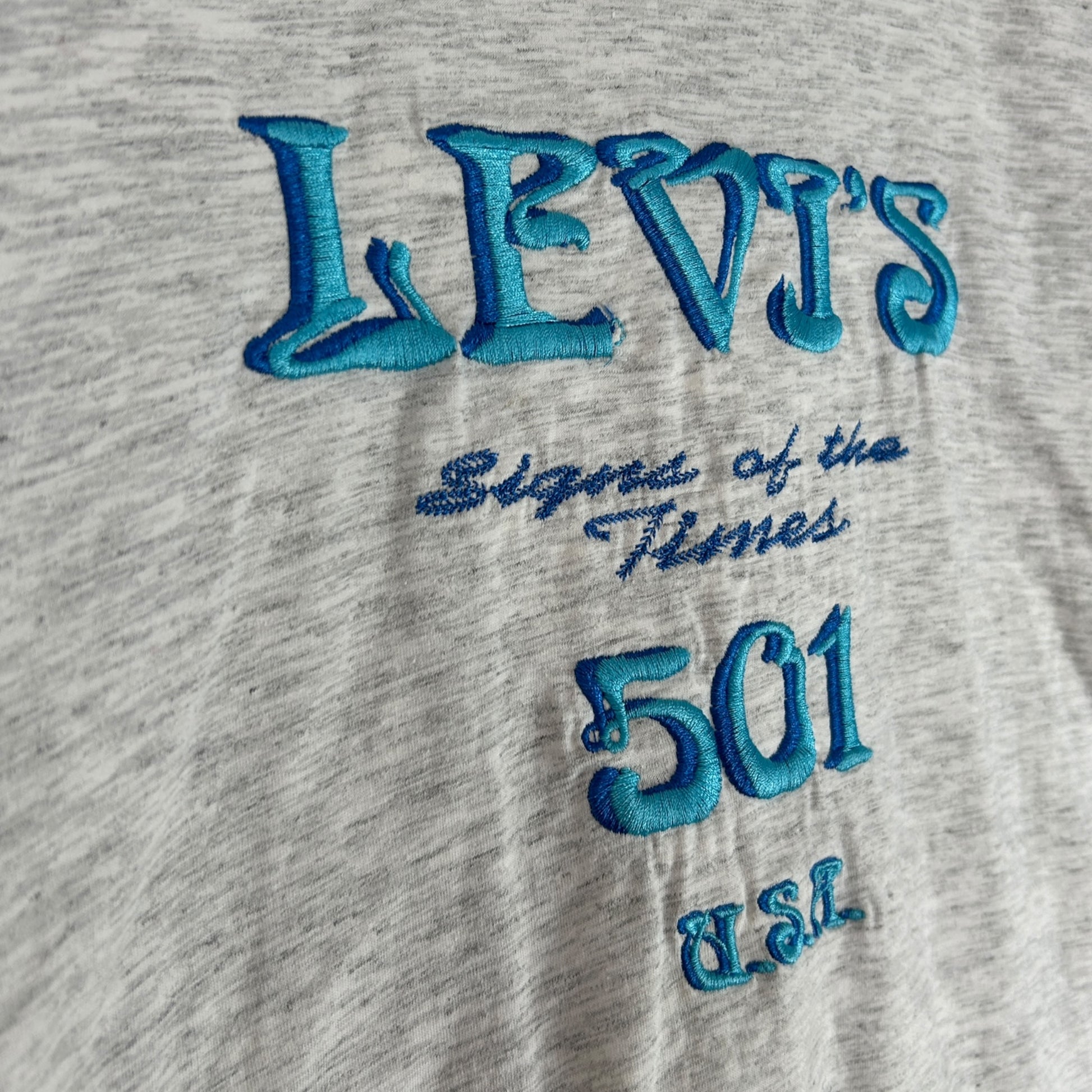 Levis T-Shirt - Vintage Reborn